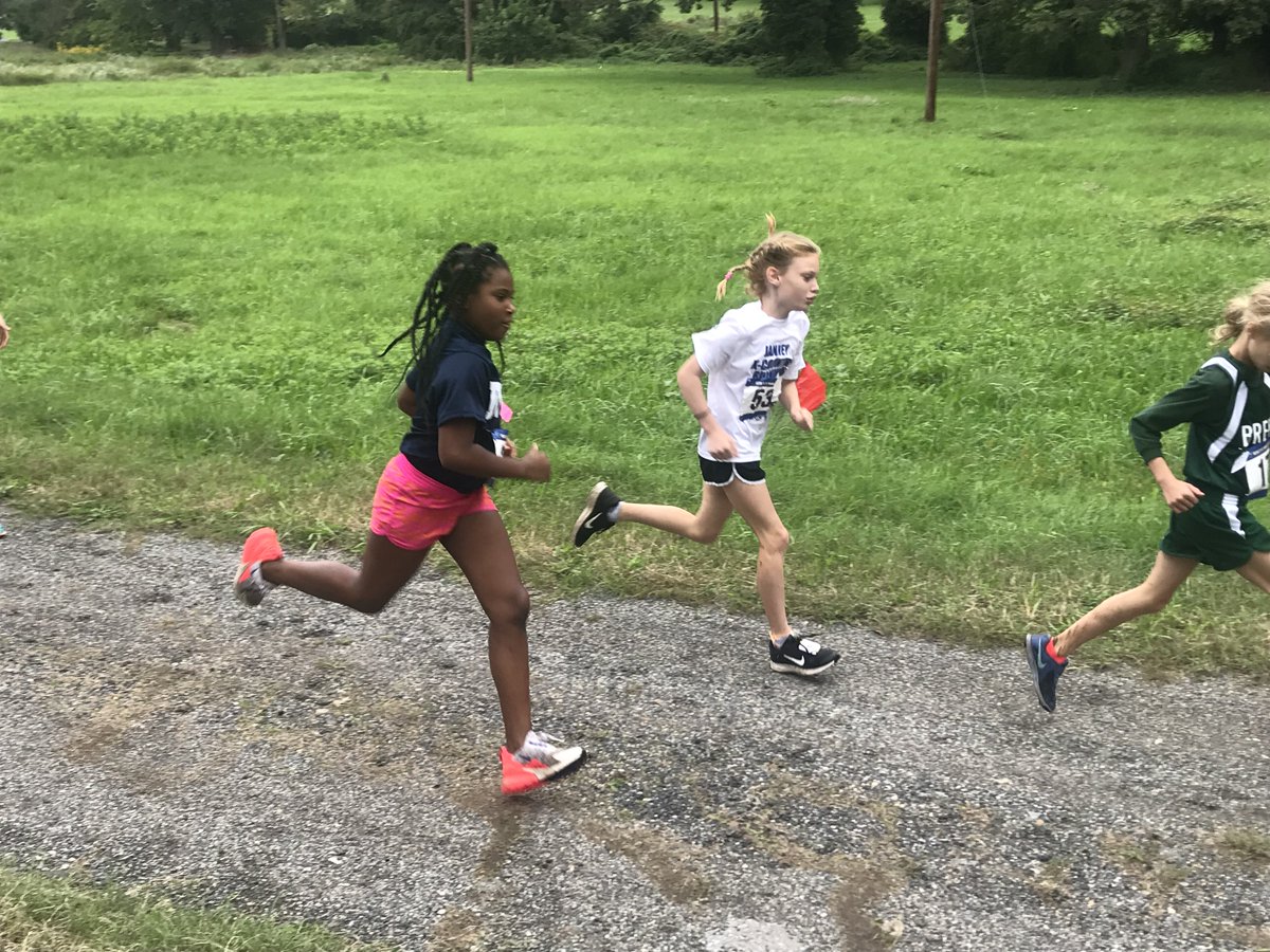 HDCookeES's tweet photo. Let's Go BULLS!!!!! Have fun at the cross country meet today! Always do your best! Vamos BULLS !!!!! ¡Diviértete en la carrera de hoy! ¡Hazlo siempre lo mejor que puedas! https://t.co/I5LT5DNE9R