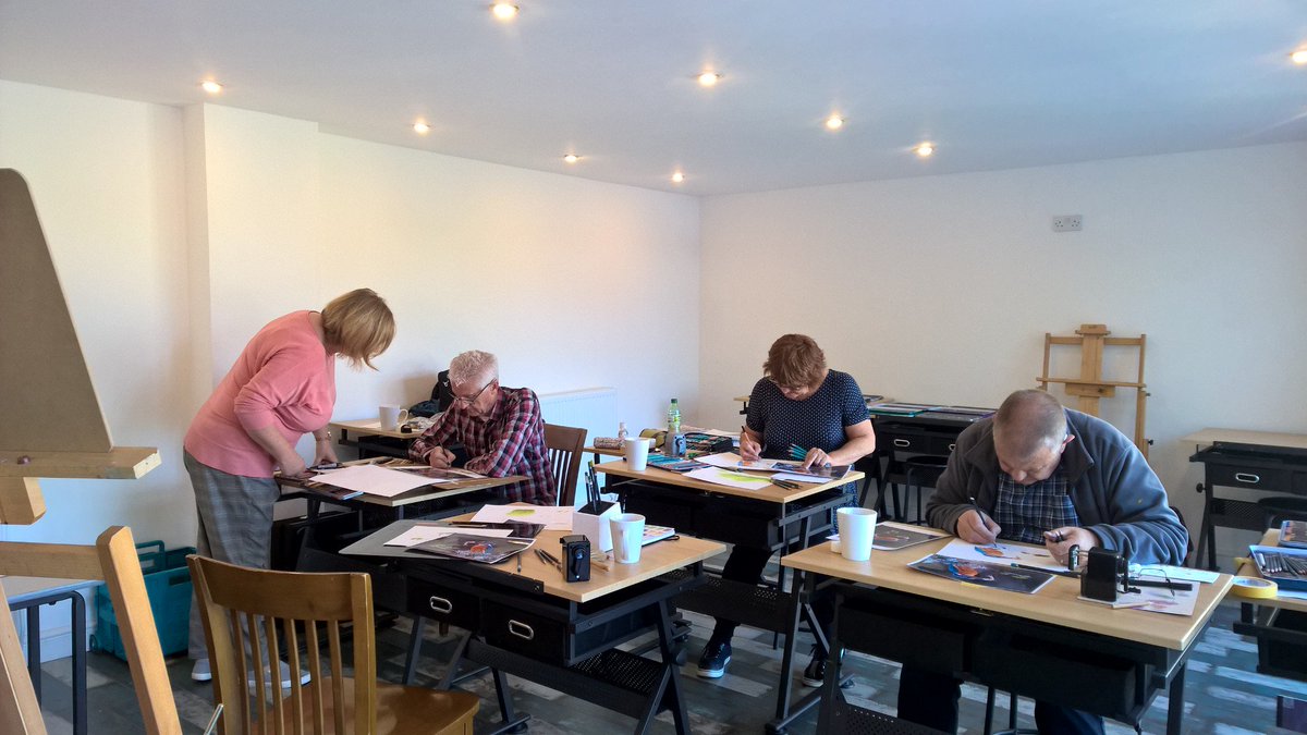 A huge thank you to Judith Selcuk <a href="/Art_byJudith/">Art by Judith</a> for a brilliant coloured pencils workshop, enjoyed by everyone. Judith is back here 25 &amp; 26 September 2019 and we have already started taking bookings see pennine-art.uk for details
@TheArtistandLP @artpublishing <a href="/artsbeat/">artsbeat magazine</a>