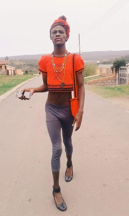 Maxola18's tweet photo. @Lakz_Gaobotse Siyazi bona izinto jo yazini https://t.co/pTCLZBgFIf