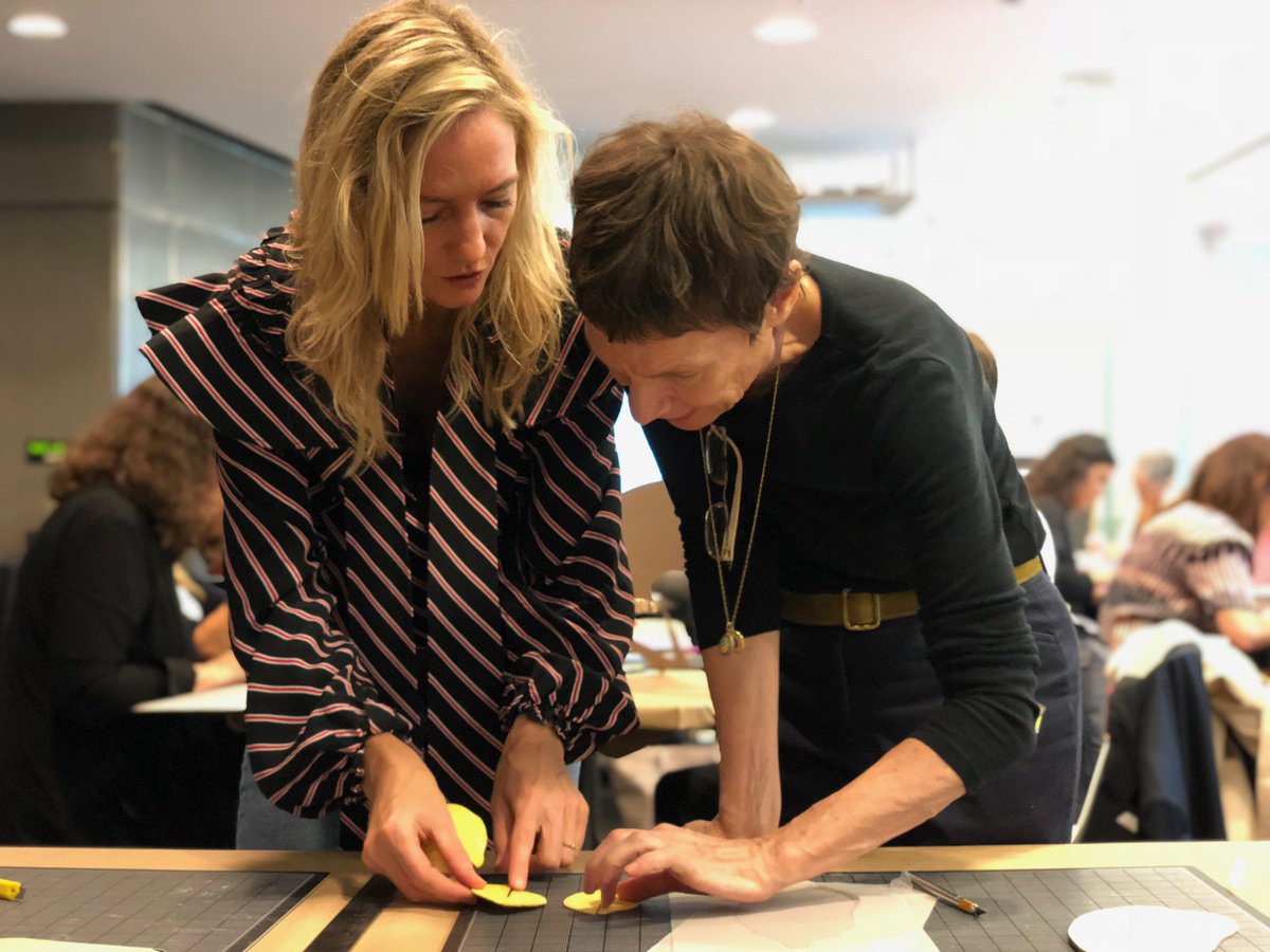 cooperhewitt's tweet photo. Design inspiration comes in many forms. In this morning's #DesignByHand workshop, Carole Baijings of the acclaimed Dutch studio #ScholtenBaijings taught participants how to recreate the complex forms of fruits and vegetables in paper. Thanks @vancleefarpels! https://t.co/VosV8Fn0M7