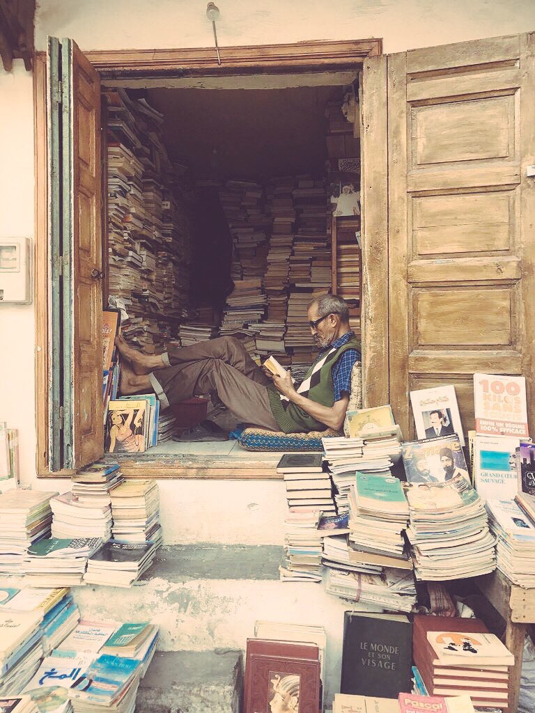 READING tweet media
