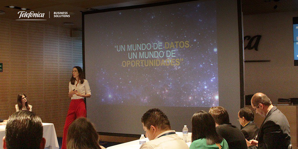 MovistarEmpMX's tweet photo. Hoy se llevó acabo el curso de Big Data for Leadership, donde nos acompañaron Clara Miró y @p_alaman para explicarnos que #BigData no sólo es una iniciativa tecnológica, sino un fenómeno que está presente en todas las industrias sin importar el tamaño ni rubro. https://t.co/2dm9jJWJys
