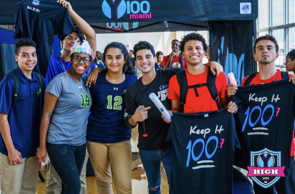 Y100MIAMI's tweet photo. Rocking the @SLAMMiaOfficial pep rally this afternoon with @itsFrankieP! If you’re looking for a pep rally upgrade at your school - hit us up! 🗣¡DALE! #YHigh https://t.co/ljyXEyvotz
