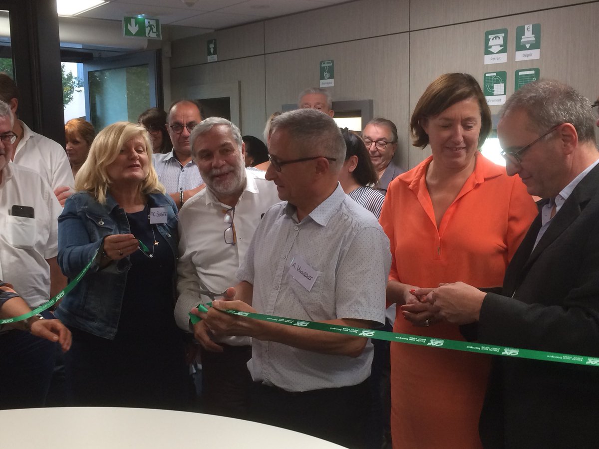 Paviet4's tweet photo. Lancement de la nouvelle banque de Morestel @ca_centrest 
Merci à nos clients ,élus ,
administrateurs et équipiers pour leur présence .
Beau moment de convivialité 👏 https://t.co/QUXhituhTm