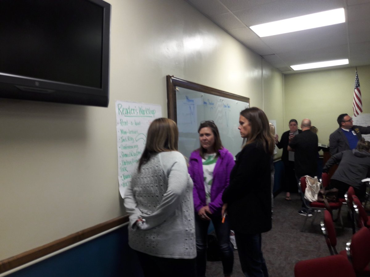 LizMeans63's tweet photo. Grandview Ts collaborating on why's and how's of Balanced Literacy for 4th &amp; 5th grades!! #WeAreGrandview https://t.co/tmhfnPMmBn