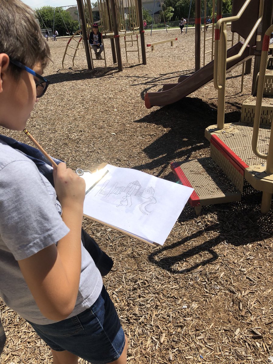 JeffriesJAMArt's tweet photo. Taking advantage of this beautiful day to practice drawing from observation! #ThisIsMireles #ThisisNorthside @mrsLHernandez @migdaliagpowers @NISD_FineArts https://t.co/Lc59epcDen