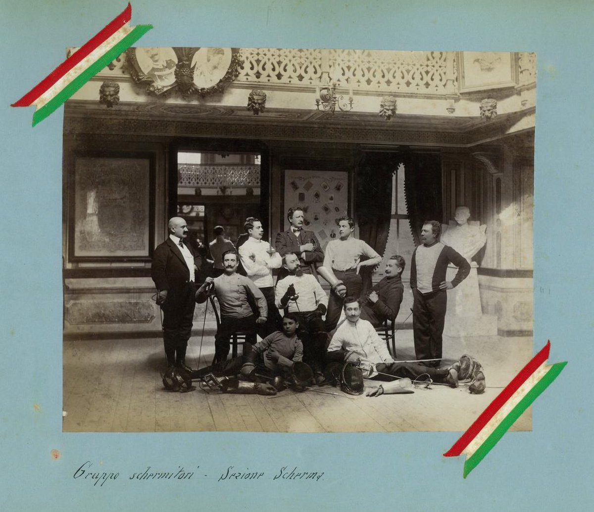 Eskrim yapılan salon 1890 larda ve günümüzdeki hali. Yapı 1909’da Mimar Mongeri ve ortağı De Nari tarafından kapsamlı bir restorasyona alındığında bu salon neredeyse tümüyle yıkılmıştır. Bilgiler;  @sedatbornovali