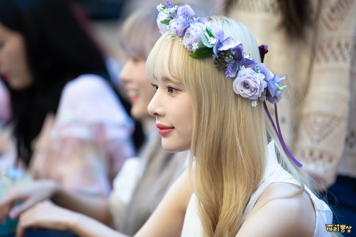 ajg6360's tweet photo. #우주소녀 #설아 #분당AK몰 #팬싸인회 https://t.co/PZ3Z7nevv8