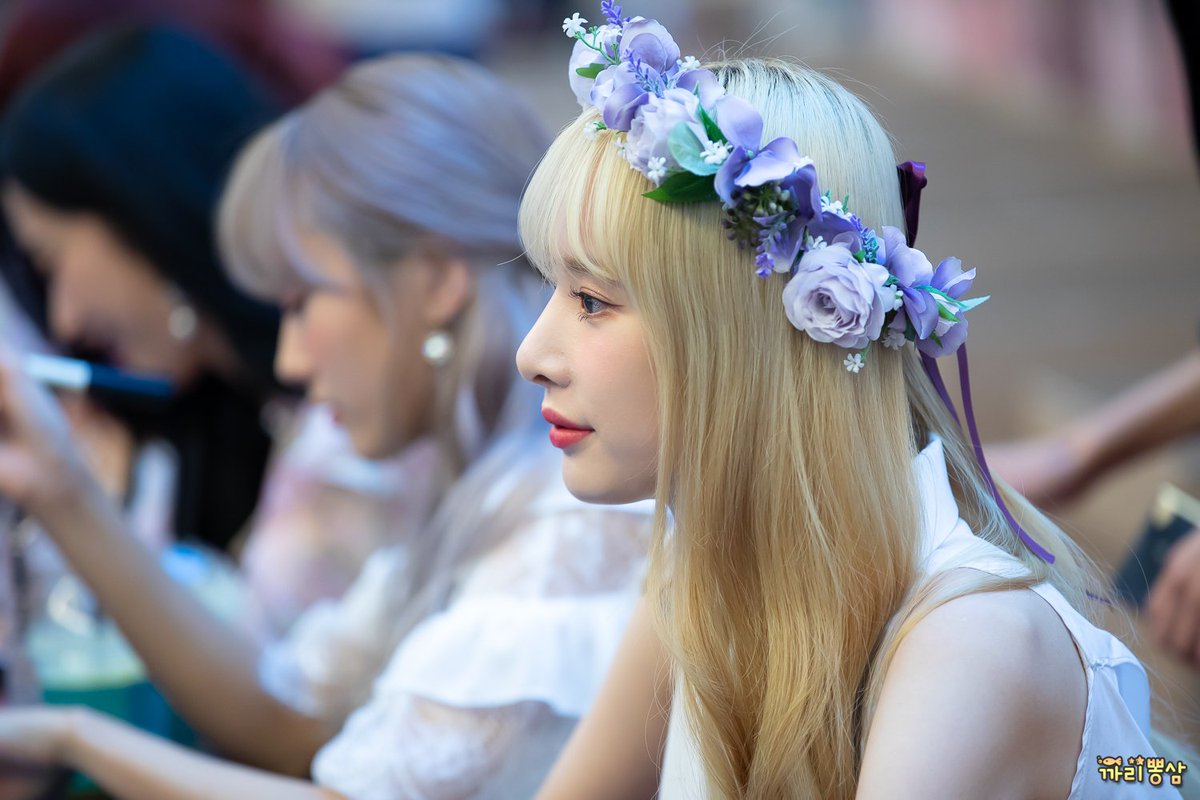 ajg6360's tweet photo. #우주소녀 #설아 #분당AK몰 #팬싸인회 https://t.co/PZ3Z7nevv8