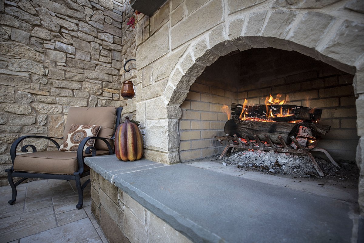 TheMasterScapes's tweet image. Get warm and cozy next to your fireplace. 

Our Landscape Architect can design a patio space that meets your needs and suits your style. 

#LandscapeForLife #Patio #Fireplace #Warm #Cozy #Outdoors