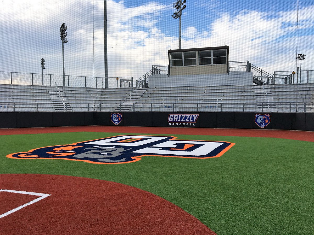 sportsfield's tweet image. Grand Oaks Grizzlies have a new look for the 2019 #baseball season featuring our Zone Wall Pads! Zone Wall Pads look great &amp;amp; provide safety to athletes on collision, certified by 3rd party HIC and GMAX testing! Call us at 888-975-3343  #sportsfieldspecialties #THSADA #hellasbuilt