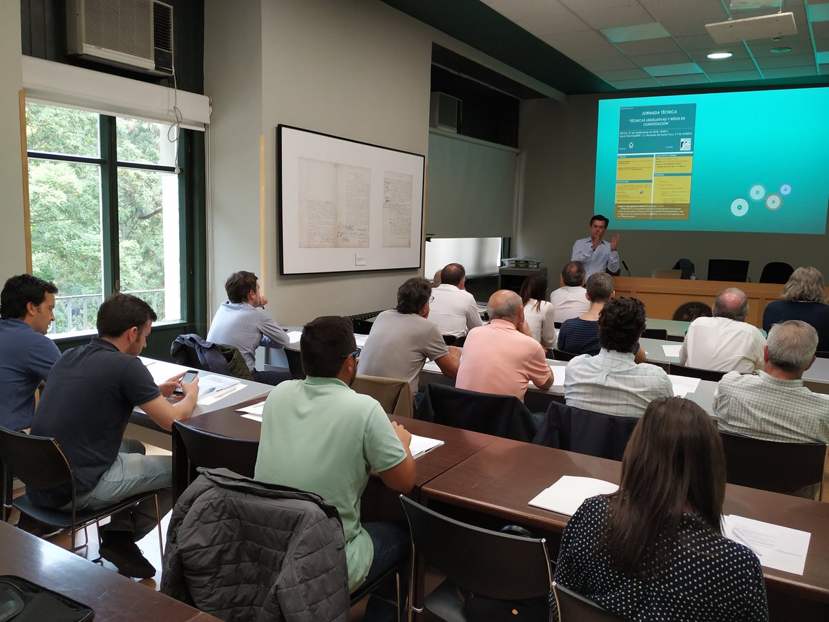 ComercUrrutia's tweet photo. Charla sobre Técnicas legislativas y retos en la climatización en colegio de aparejadores de Asturias @aparejastur impartida por @Vaillant_es https://t.co/FMeCTMeblQ
