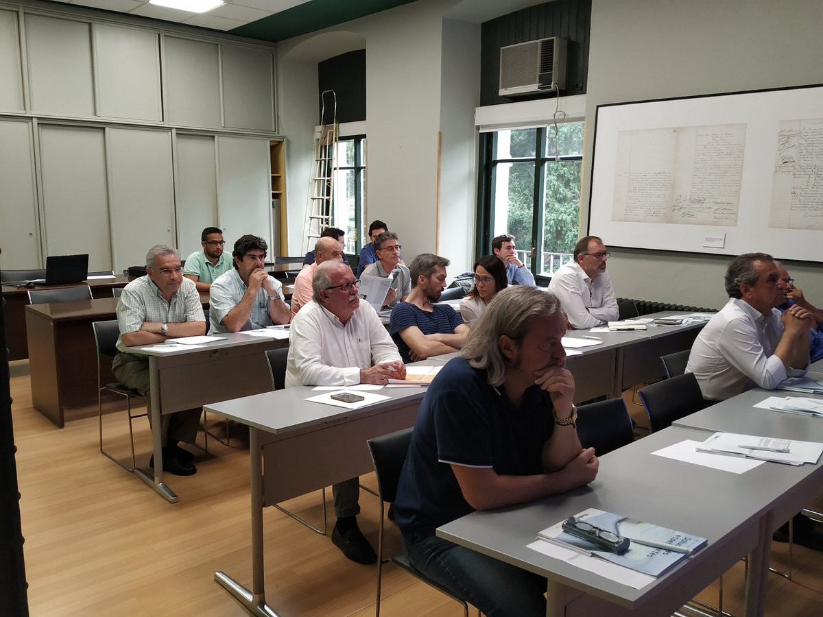 ComercUrrutia's tweet photo. Charla sobre Técnicas legislativas y retos en la climatización en colegio de aparejadores de Asturias @aparejastur impartida por @Vaillant_es https://t.co/FMeCTMeblQ
