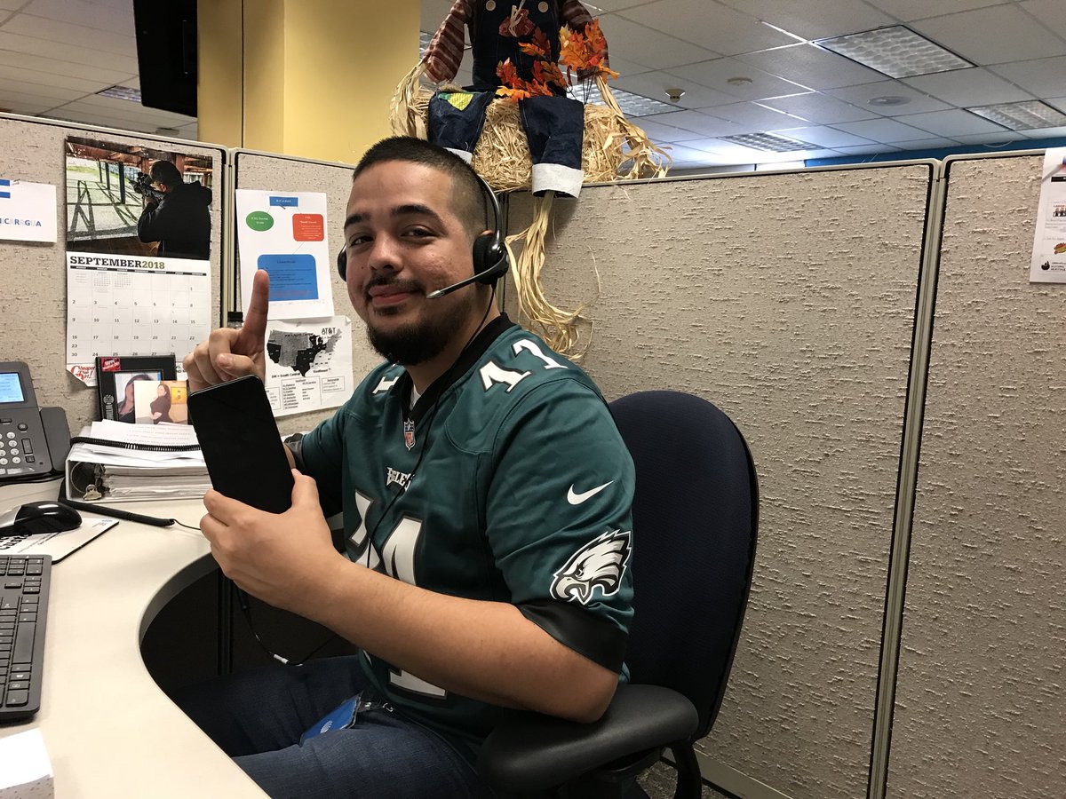 Congrats to Rafael Amaya for selling his 1st wireless!! <a href="/ACCMiami08/">Miami08</a>  #TugggleNation