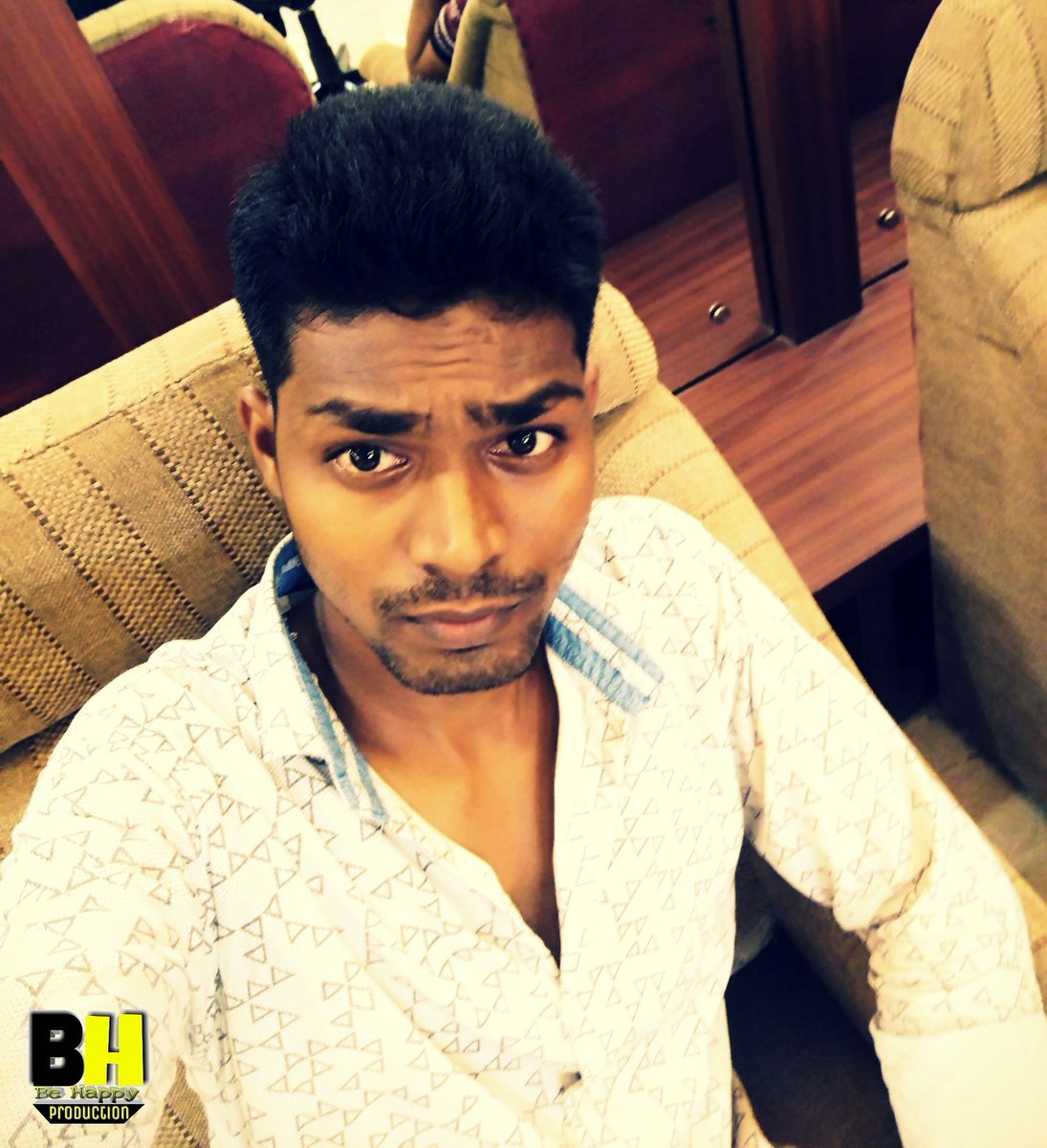 anujsamrat04's tweet photo. जिंदगी आसान नहीं होती, इसे आसान बनाना पड़ता है…! कुछ ‘अंदाज’ से, कुछ ‘नजर अंदाज ‘से……!
#AnujSamrat
@SagarSharmaBJP @NupurJohri @anujsamratM @diamondbhatt4 @Ganesh5478 @V_Verma99 @iamannyk
#motivation
#मैंने_देखा_है_तुम्हे
# https://t.co/TizYTjHPV8