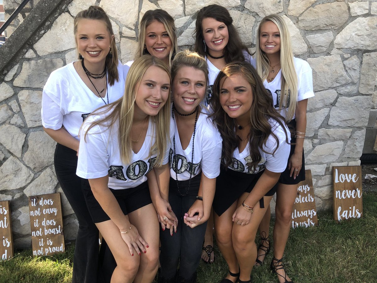 bram_kels's tweet photo. #WKUhandsdonthaze18 @AOIIalphachi https://t.co/SRoPMCnU81