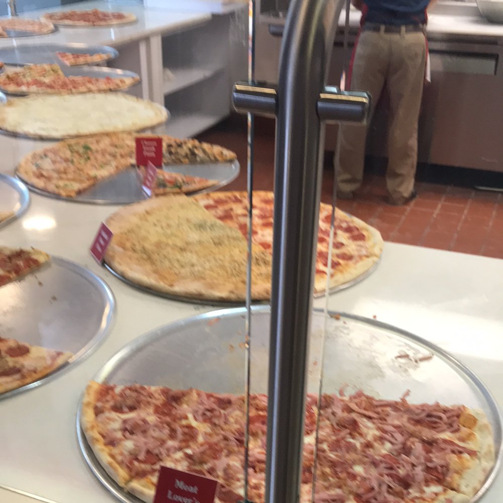 Graybay22's tweet photo. What to choose? #sliceofnypizza @getStealz https://t.co/UrGRNYpbCj