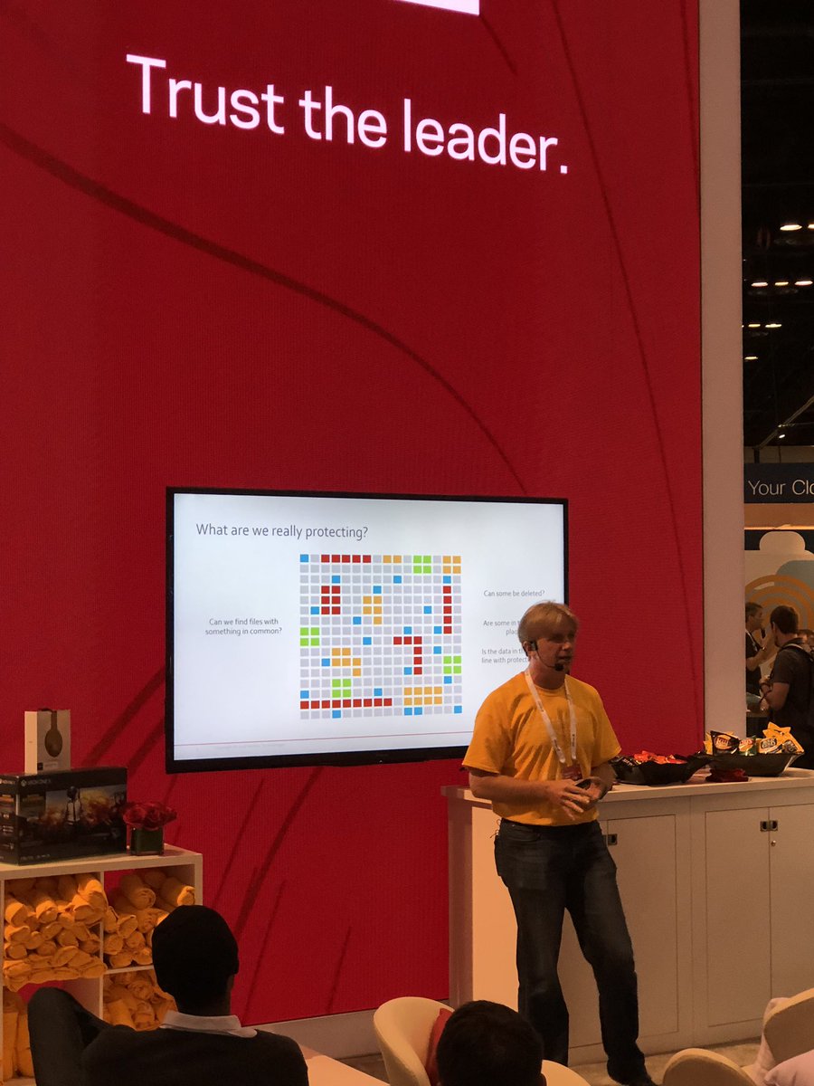 BackupMikko's tweet image. Is John playing Tetris on stage at #MSIgnite? Visit us at the #TeamVtas booth 410 to find out. Sessions every 30 minutes - participate to WIN BIG! #TransformYourBiz
