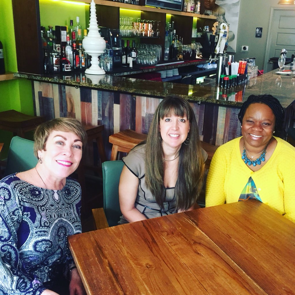 Had a terrific lunch with @AFP_Atlanta leadership <a href="/juanitasheppard/">Juanita Sheppard</a> and Melinda Kelleher discussing partnership opportunities between the chapter and the <a href="/LaGrangeCollege/">LaGrange  College</a> #Master’s degree in #Philanthropy and #Development.