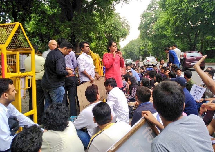RichaPa92288675's tweet photo. @AmitShahOffice @AmitShah sir...please give us 2 mins of urs ...n listen to us...we students humbly request u to consider our issue...sir plz plz help us #compensatoryAttempts https://t.co/EIk6mzzIaZ