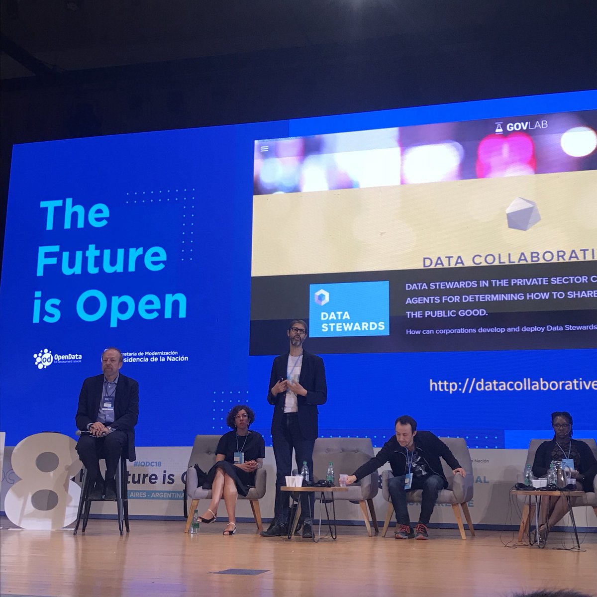 nataliaadler19's tweet image. @StefaanVerhulst making us proud talking about #DataCollaboratives at #iodc18 @leoferres @_AndrewYoung @ciro @PerrottaDaniela @mtizzoni