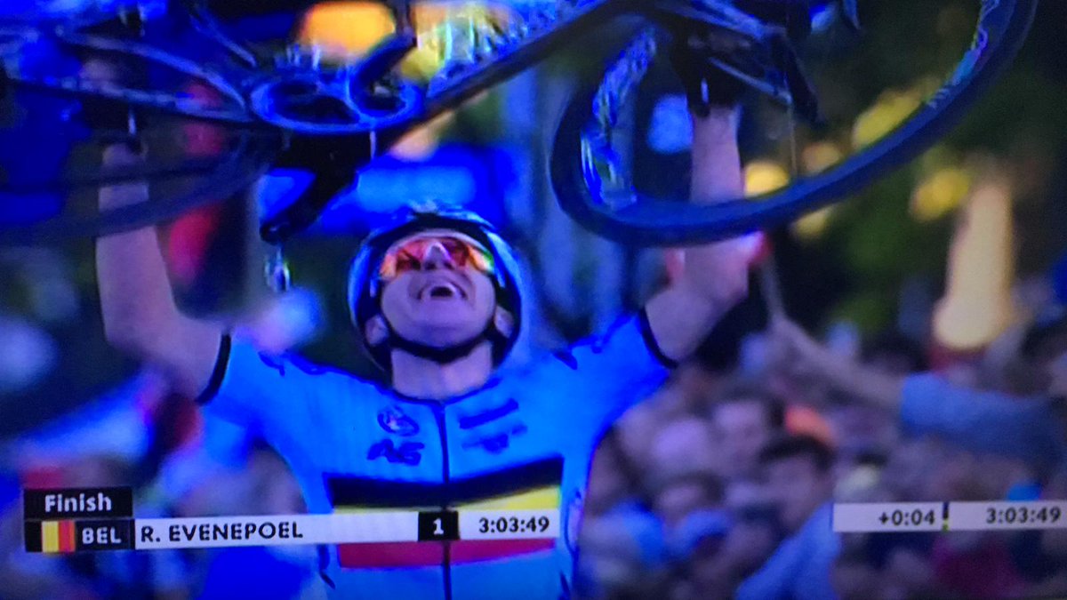 KuurneBxlKuurne's tweet photo. Finish a season the way it started #kbk #wherelegendsareborn #InnsbruckTirol2018 #UCIWorldChampionships Congratz @EvenepoelRemco https://t.co/orsNrohTwf