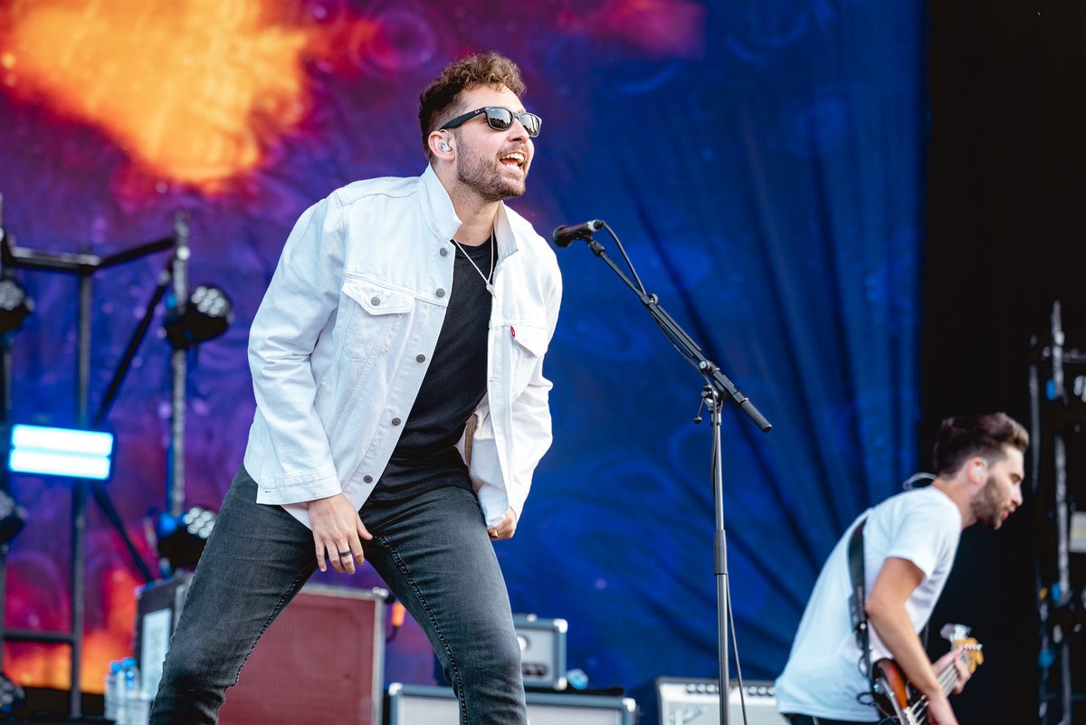 communityLDN's tweet photo. 'Community was probably our favourite festival we've ever done' πβ Awwww yeah! See what else @youmeatsix bassist @mattmeatsix had to say about #CommunityLDN18, new album VI and THAT 3am dance routine πΆπ https://t.co/BeQma2KAeM https://t.co/75nKXZ1pJw