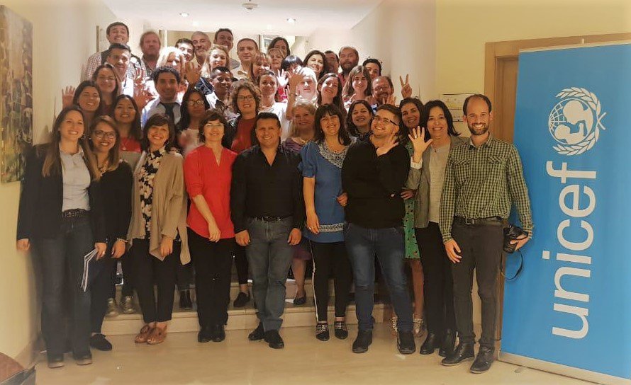 UNICEFargentina's tweet photo. Ellos integran los equipos provinciales de 7 escuelas rurales mediadas por tecnologías que alcanzan a 78 parajes rurales de Chaco, Salta, Jujuy, Misiones, Tucumán y Santiago del Estero 👨‍🎓donde actualmente cursan 1400 chicos y chicas. ¡Se los presentamos! https://t.co/HmtU0Ys1Z0