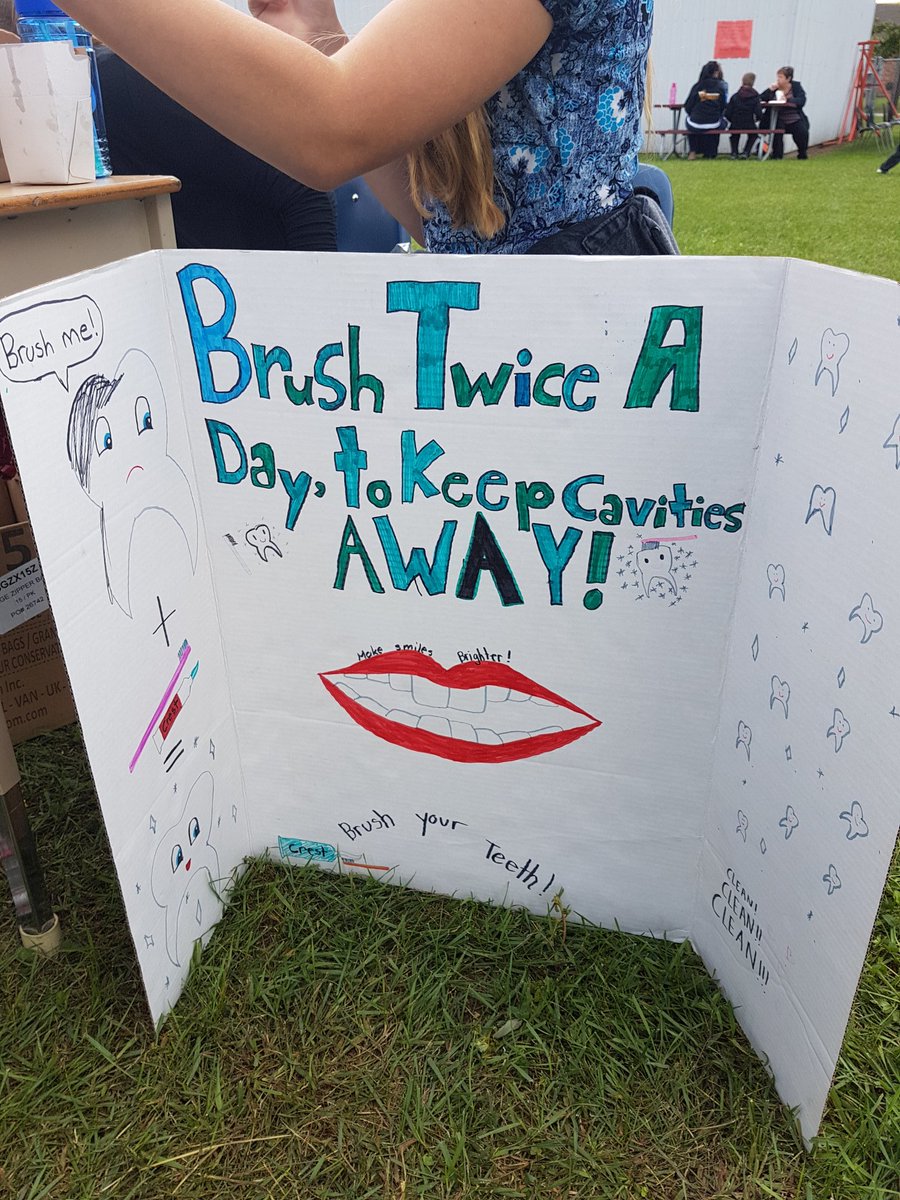 schickjennifer's tweet photo. Houghton Healthy Schools Team promoting oral hygiene at the Houghtom Fair! @HoughtonHornets @HNSchoolHealth @HNHealthUnit https://t.co/6muVvv6eEG