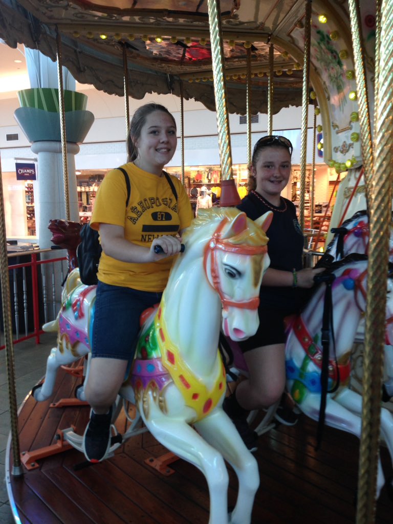 waddellsworld's tweet photo. Field trip fun!! #lotsofsmiles #beingsilly #lovefieldtrips @BryanCountyMS https://t.co/JB7vCVQDVJ