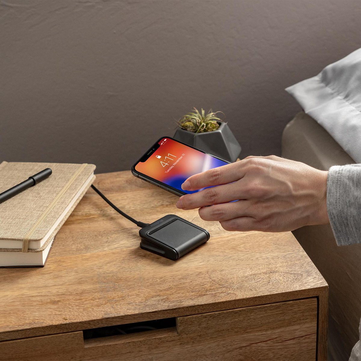 mophie's tweet photo. Fun-sized power. #powerofwireless https://t.co/H2BiUsWmG9