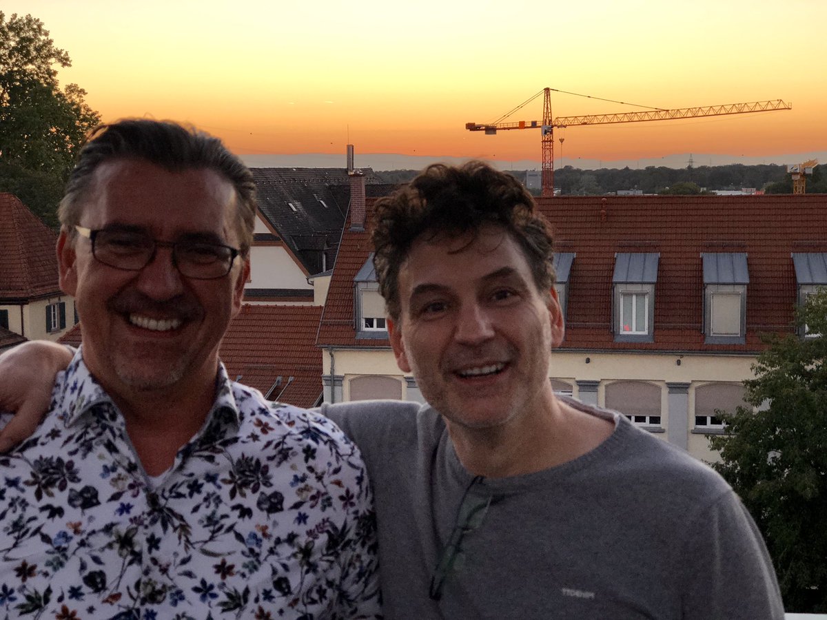 straube_ronny's tweet photo. Nachbesprechung der #BRZ #impulstage 2018 über den Dächern von Offenburg. Danke an die ca. 300 Teilnehmer in drei Wochen und das fantastische Team🔝. #digitalambau https://t.co/U2LhLyqvKt