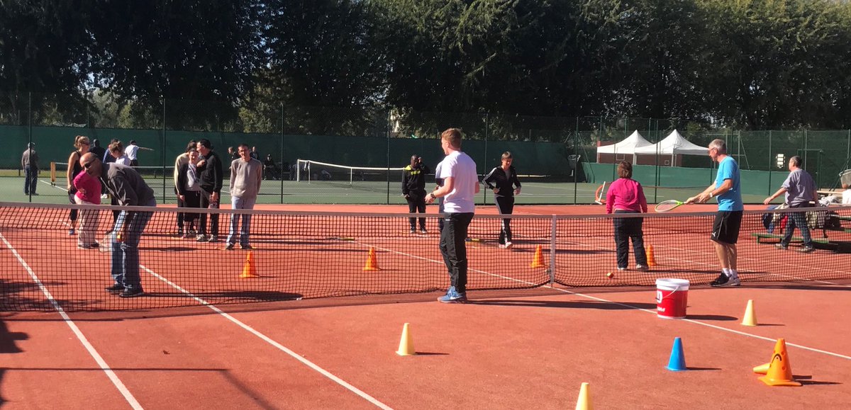 Bravo à toute l’équipe du TCV merci aux bénévoles au Mag #Leclerc et à  ville #VERNON animation 70 Handi tennis sous le soleil