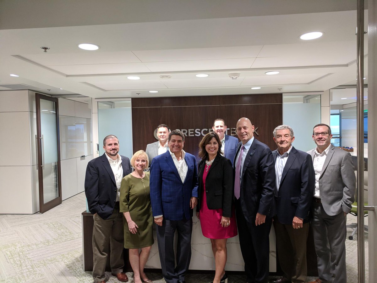 ConsumerBankers's tweet photo. CBA President &amp; CEO @cajunbanker met with #CrescentBank in New Orleans today! https://t.co/Eoip8QBmqx