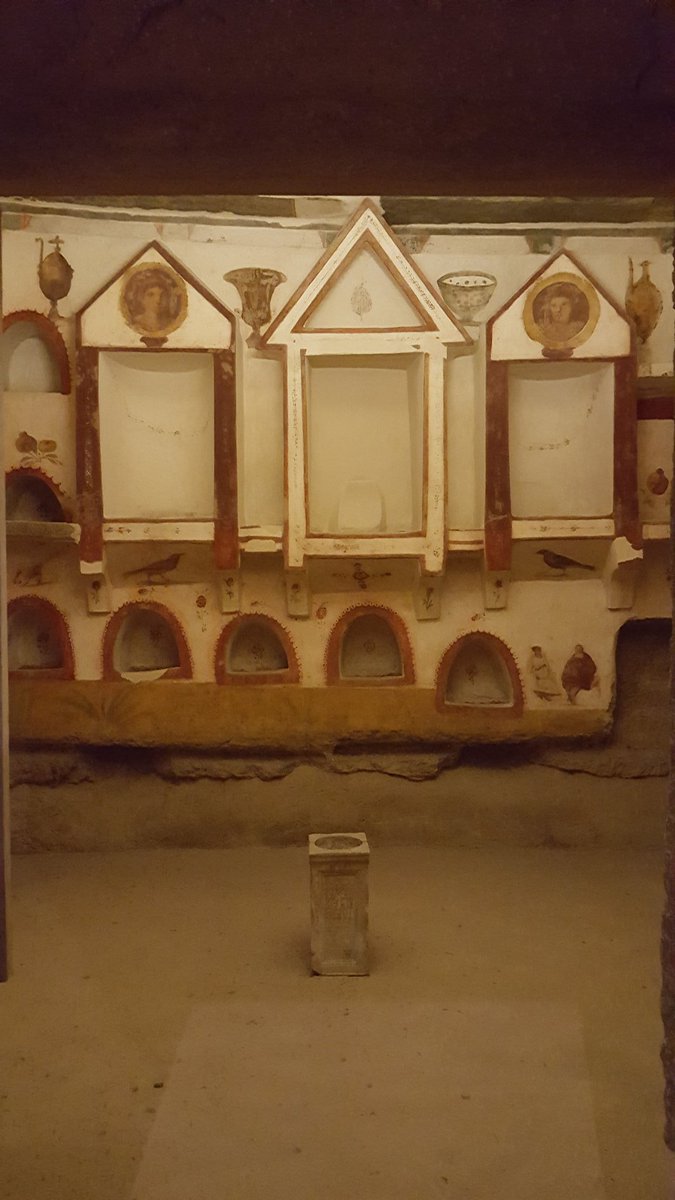 Stasera siamo ospiti di <a href="/ElectaEditore/">Electa Editore</a> alle @T_Diocleziano per l'anteprima della mostra #JeSuisLautre: il primitivismo nella scultura contemporanea.

La location è magnifica e tra un Picasso e un Giacometti è troppo forte il richiamo dell'antico 😍