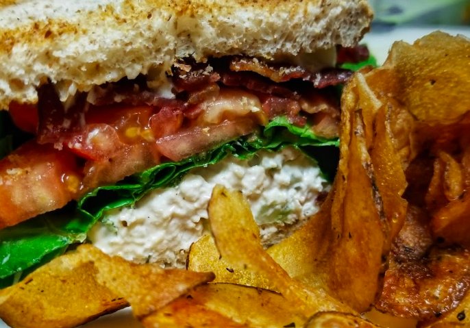 Our newest Taste Bud and musician extraordinaire Kari Smith joins me for this week's TasteBudz  richmondnavigator.com/tastebudz/tast…