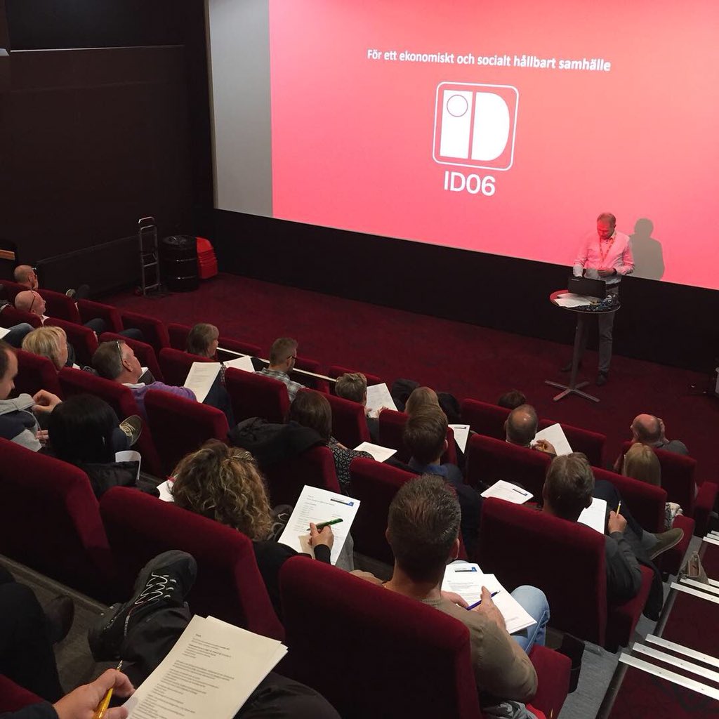 irewahrn's tweet photo. Full salong när Sveriges Byggindustrier bjuder till medlemsinformation om ID06, entreprenörsansvar, skattefrågor och vibrationsskador i Uddevalla https://t.co/24oy9P476o