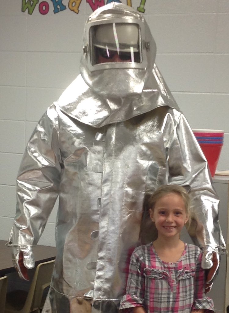MrsGregg1st's tweet photo. Thanks Mr. Hinchman for talking to us about the steel mill at @Nucor #careerweek @NMPrincipal @Sara_Burkhart https://t.co/Iv5KOfX6rG