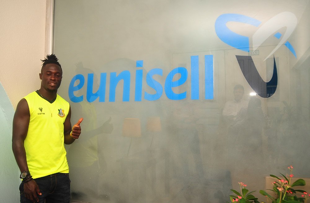 eunisellltd's tweet photo. See who was @eunisell today.... History maker...#EunisellBoot winner, @JuniorLokosa1, of @pillarsfc and @NGSuperEagles https://t.co/72xUN2Zi7J