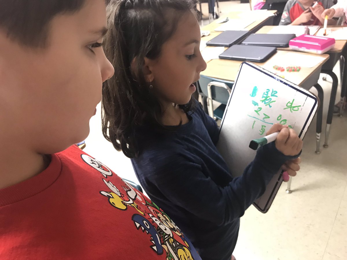 servizzi_teach's tweet photo. Teaching our “Face Partners” how to subtract with regrouping! #Boone2020 #MightyMustangs #KaganStructures https://t.co/XFi3uEQ4Tw
