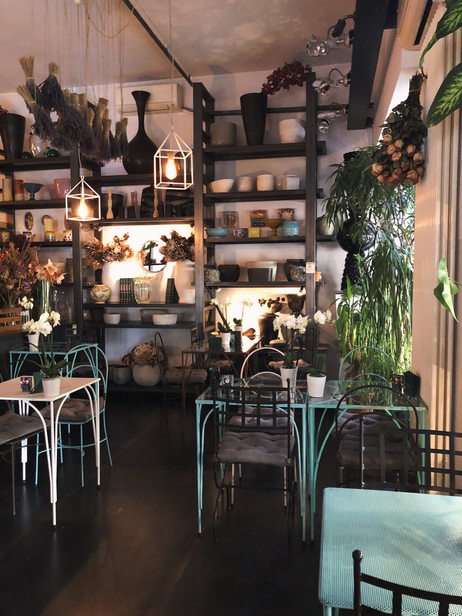 glowquarantani's tweet photo. Per sempre uno dei miei Cafe preferiti nel cuore di Milano: Mint Garden Cafe. Quando varchi la soglia sembra di entrare in un altro mondo 🌍🌿🌸 https://t.co/FPlBrnyVnH