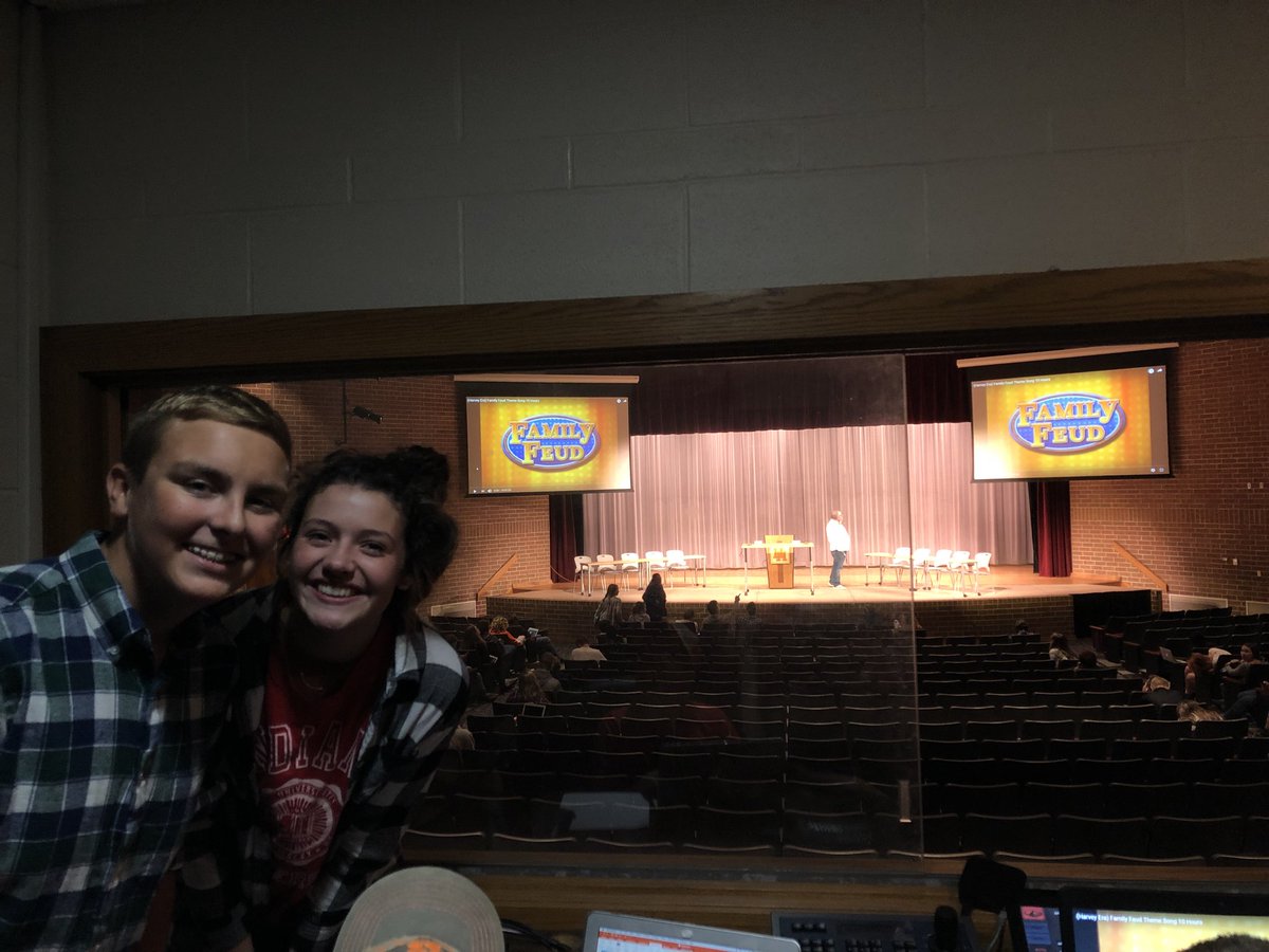 HHHSclassof21's tweet photo. setting up for family feud! everyone come! only $1!!! https://t.co/J5x7m5ou28