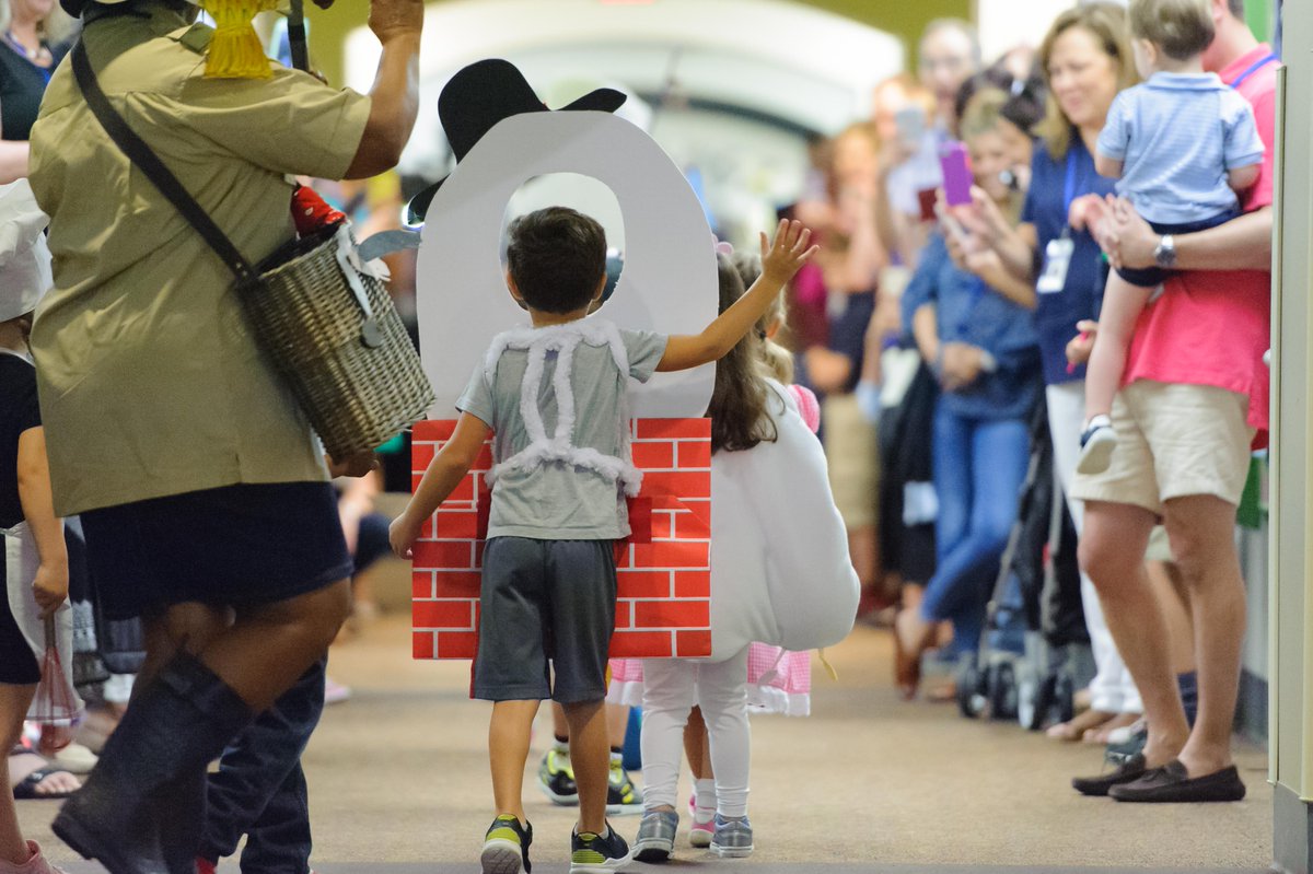 trinityatl's tweet photo. "Itsy bitsy spider
Climbed up the waterspout;
Down came the rain
And washed the spider out;
Out came the sun
And dried up all the rain;
And the itsy bitsy spider
Climbed up the spout again."

Pre-K Nursery Rhyme Parade!
#trinitylearns https://t.co/UehvtDyvsS