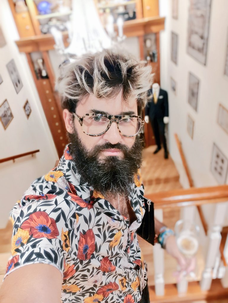 Rrataiz's tweet photo. Hoy conociendo la nueva colección de @BrooksBrothers #BlueNight https://t.co/4gorEn03Jv