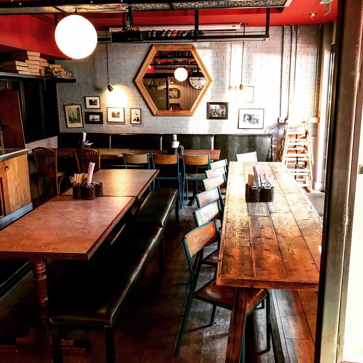 Only 89 days until Christmas and we’re filling up fast! Book online or give us a call on 01223 855903 and get yourself booked in. #christmas #only89days #cambridge #cambridgelife #craftbeer #cheeseboard #workhardplayhard #workouting #winetime #workdo