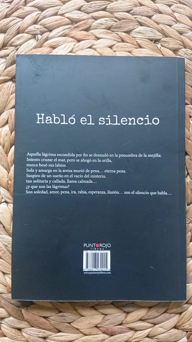 fenixwolf_'s tweet photo. Otro sueño cumplido, mi primer libro "Habló el silencio". Para que  perduren los sentimientos que nunca hablaron, hoy gritan en papel  callado...
 Seguirme en instagram si queréis leer mis humildes versos, utilizo pseudònimo: @fenixwolfoficial
 Gracias gracias. Ser felices 🙂 https://t.co/AkfdF0VeQ0