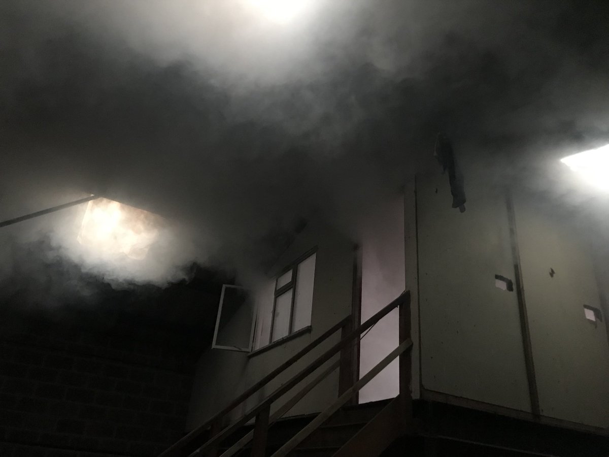 SFRS_GST's tweet photo. Team now setting conditions for the #BreathingApparatusCrews 👩🏻🚒👨🏻🚒🚒 #SearchProcedures #WorkingBlind https://t.co/cShcHYOouR