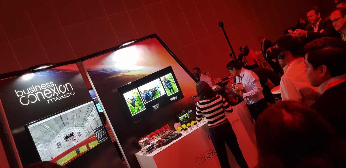 ejmontest's tweet photo. Diferentes activaciones e interacciones de nuestros @DellEMCPartners en #DellTechForum México #BetterTogether @DellEMCMX Realidad Virtual #IoT #DigitalTransformation @TrustnetMx @BusinessCMexico @Opensys_IT @Grupo_Tecno @PCO_TODAY @Cadgrafics @DISCITBUSINESS @nicaatx #DellEMC https://t.co/F53uPiurPU