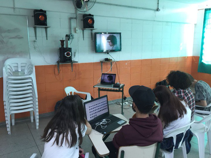 hill_stories's tweet photo. Young people now in post editing their film to be shown at Cursinho Popular Martin Luther King, SP on Saturday. Today a break for a screening of More Earth Will Fall at CEBRAP, SP. Visit https://t.co/thb3WcCQVY for details. #saopaulo #documentaryfilm #communitycinema #cineclube https://t.co/zkE3ptBxjJ