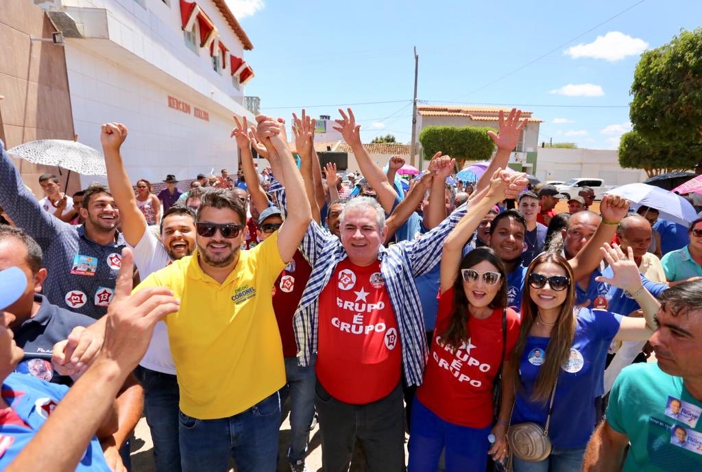 angelocoronel_'s tweet photo. Muita alegria e animação em #BarraDoMendes e #Ibipeba, onde tivemos também a companhia do grande amigo, senador @ottoalencar ! Tá todo mundo colado com o #TimeDoTrabalho! #VemComAGente #AngeloCoronel555 #Wagner130 #MaisTrabalhoPorTodaBahia https://t.co/WpvPQUyLq6